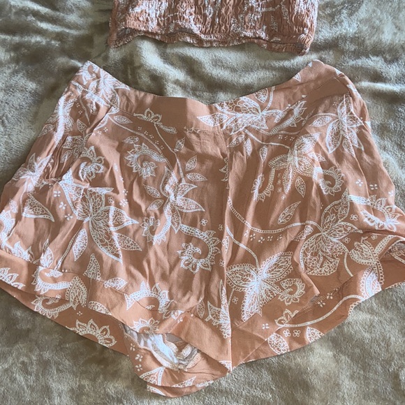 MINKPINK set size medium & top size small - Picture 4 of 4